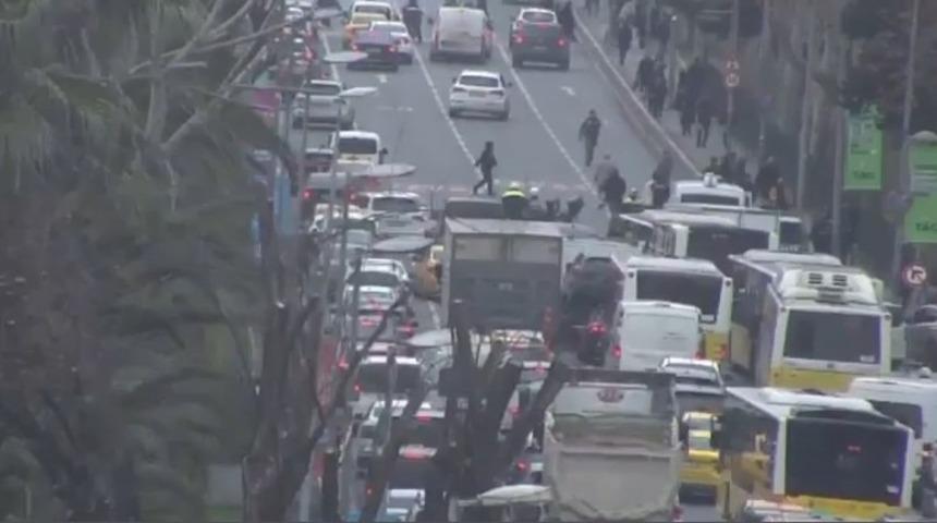 SON DAKİKA | Vatan Caddesi'nde şüpheli çanta alarmı! Yol trafiğe kapatıldı