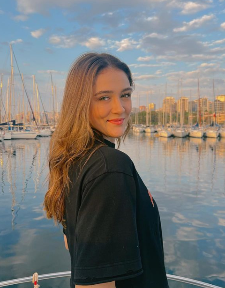 Zehra Güneş son pozuyla olay oldu! Yakın çekime beğeni yağdı! 'Bu güzellik gerçek mi?' G4