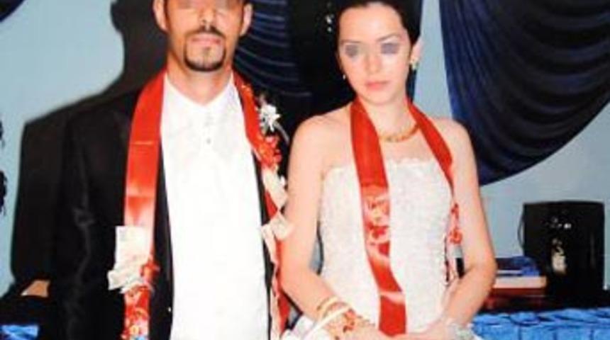 Gelin-damat d&uuml;ğ&uuml;n salonunda ayrıldı