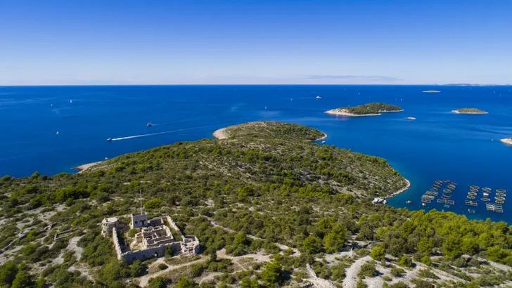 Avrupa'nın bu kasabasında 4 liraya ev sahibi olabilirsiniz G1