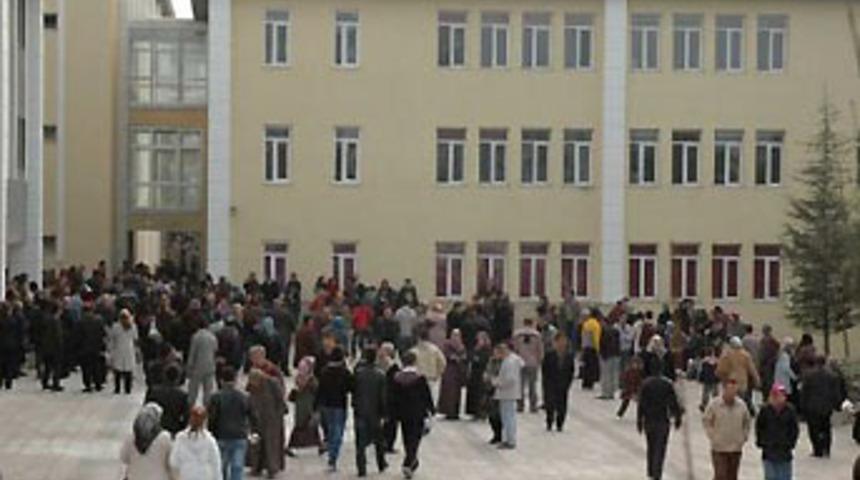 'A&ccedil;ılım kitap&ccedil;ığı' gerginliği!