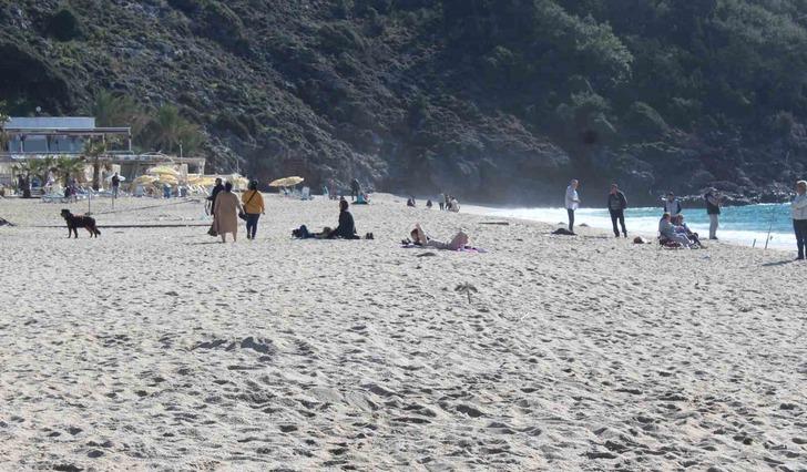 Eksi 20'den artı 20'ye geldiler! Denizden çıkmadılar... Hemen adapte oldular 'Orada kar, burada güneş var! Çok mutluyum' G1