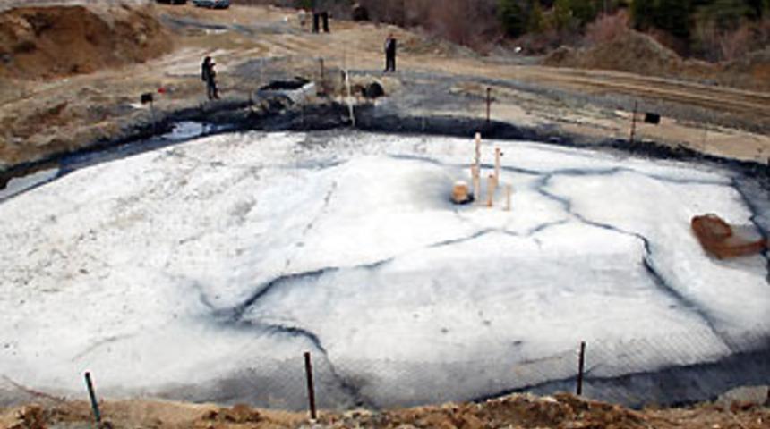 Kuyudan "yanardağ" &ccedil;ıktı