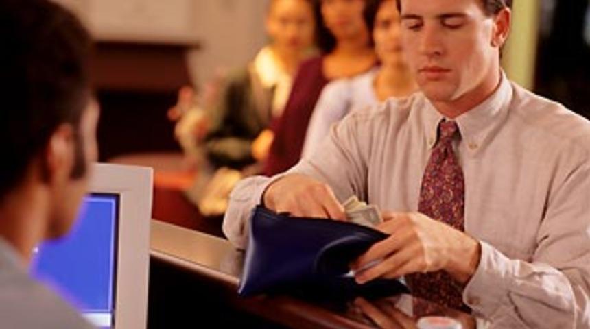 Bankalara ''hesap işletim &uuml;creti'' &ouml;demeyin!