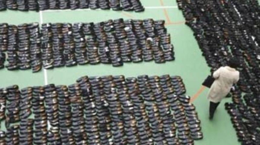 1200 &ccedil;ift ayakkabı bulundu!