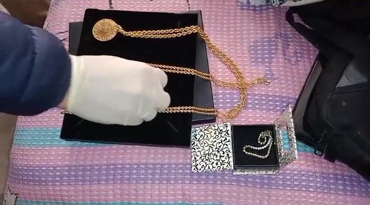 Altın günü düzenledi! 1.2 milyonluk altını tek bir iz bırakmadan çaldı: Hepsini eksiksiz verince de serbest bırakıldı G2