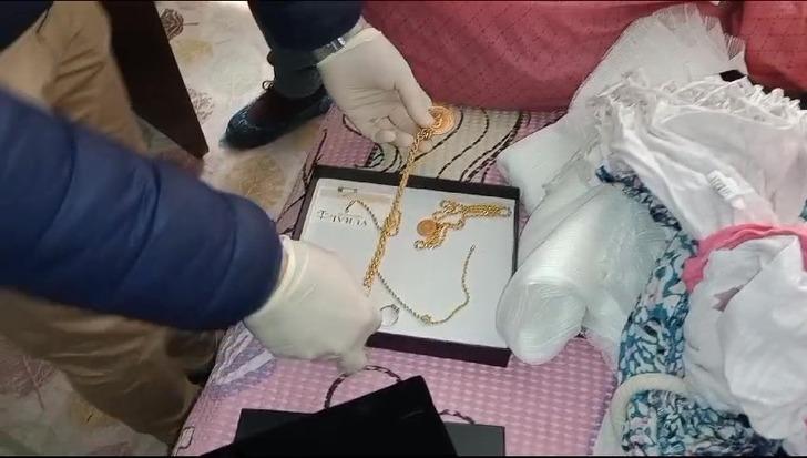 Altın günü düzenledi! 1.2 milyonluk altını tek bir iz bırakmadan çaldı: Hepsini eksiksiz verince de serbest bırakıldı G5