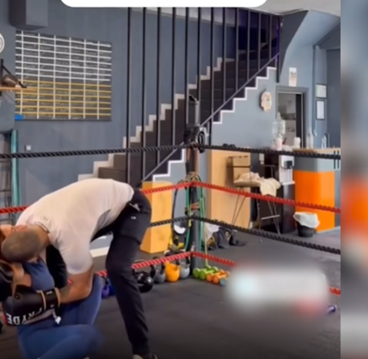 Avatar Atakan boks dersi verdiği karısını tek yumrukla yere serdi! Karısının tepkisi çok konuşuldu G1