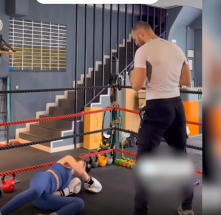 Avatar Atakan boks dersi verdiği karısını tek yumrukla yere serdi! Karısının tepkisi çok konuşuldu G5