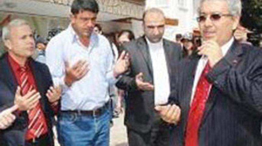 Turist bereketi i&ccedil;in duaya &ccedil;ıktılar!