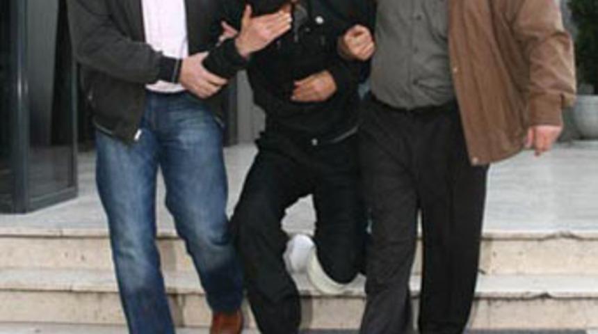 Hırsız ka&ccedil;arken ayaklarını kırdı