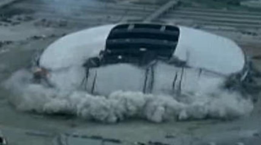 11 yaşındaki &ccedil;ocuk yerle bir etti