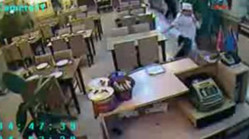 Saniye saniye silahlı saldırı anı