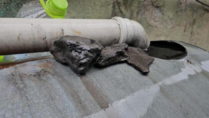 Kömür diye dağıttılar, taş çıktı! Sosyal medyada tepki çeken olayda Vali devreye girdi G2