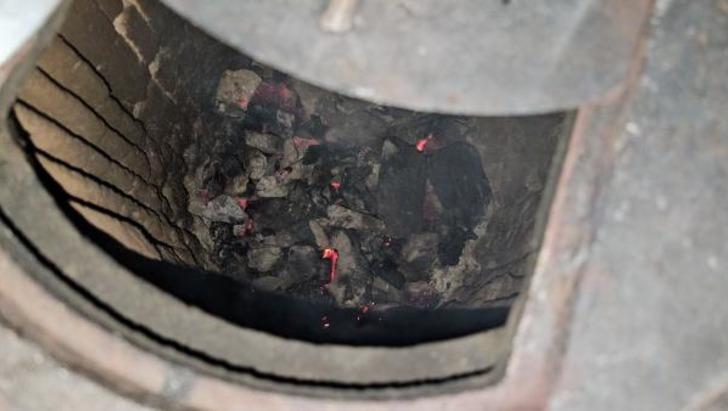 Kömür diye dağıttılar, taş çıktı! Sosyal medyada tepki çeken olayda Vali devreye girdi G5