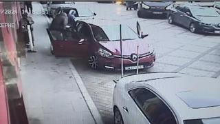 İstanbul'da güpegündüz soygun! İki poşet dolusu para taşıyan adamı görünce...