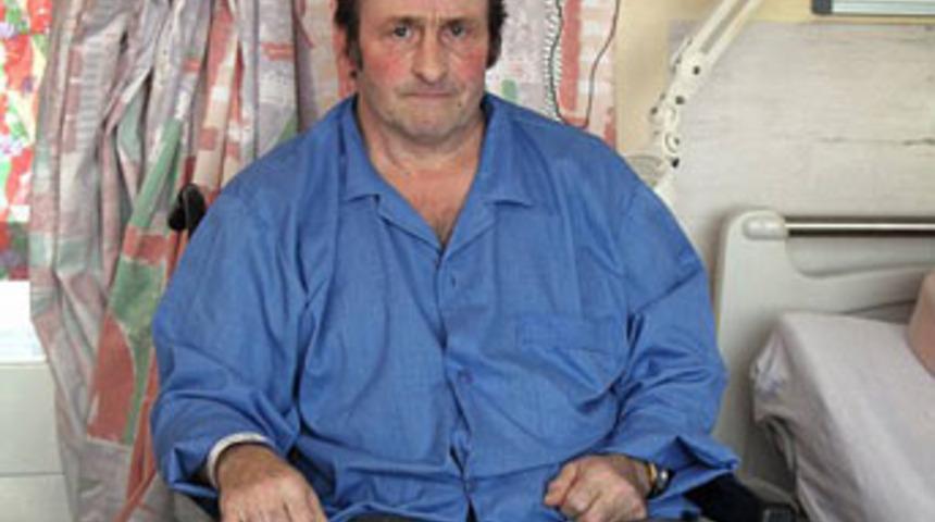 Bu adamın g&uuml;lmemek i&ccedil;in &ccedil;ok sebebi var