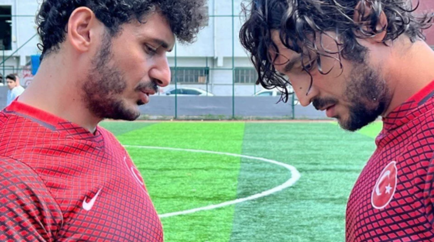 Survivor'un yıldızı Barış Telli'nin hayatı film oluyor! Başrolünü Taner Ölmez'in üstlendiği "Hayatla Barış" filminin afişi yayınlandı