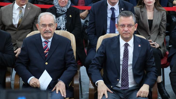 CHP lideri Özel duyurdu! Yılmaz Büyükerşen'e yeni görev 'Buradan ilan ediyorum' G2