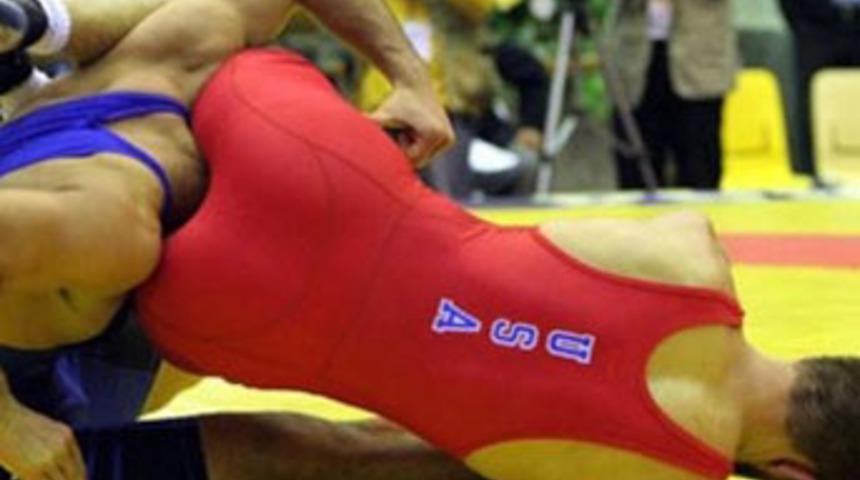 Sporcuların d&uuml;şt&uuml;ğ&uuml; komik anlar