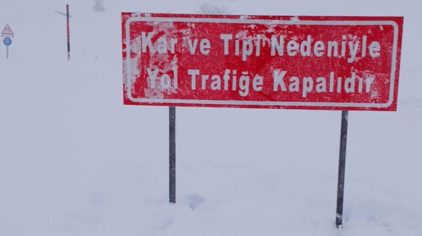 Muş-Kulp karayolu kar ve tipi nedeniyle ulaşıma kapatıldı