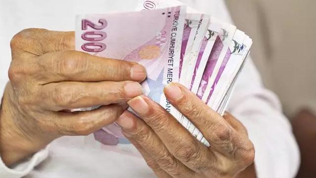 Emekli bayram ikramiyeleri için 3 formül masada! 2024 emekli ikramiyesine yüzde yüz zam ihtimali... Canlı yayında 'nisan öncesi' işaret edildi