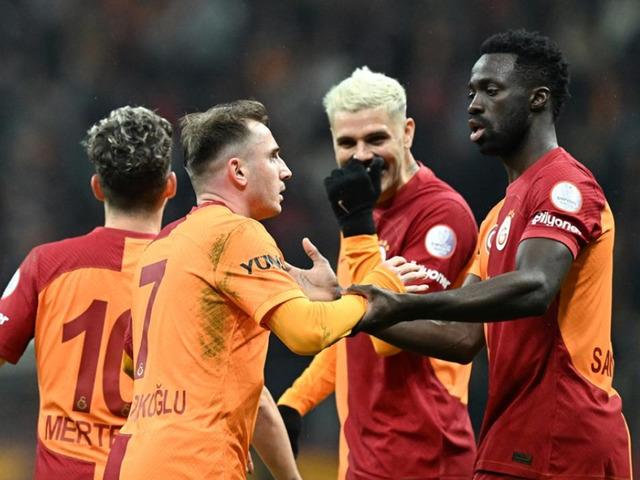Galatasaray'da Sacha Boey'in ardından bir ayrılık daha yaşanıyor! 8 milyon euro teklif gelirse gitmesine izin verilecek...