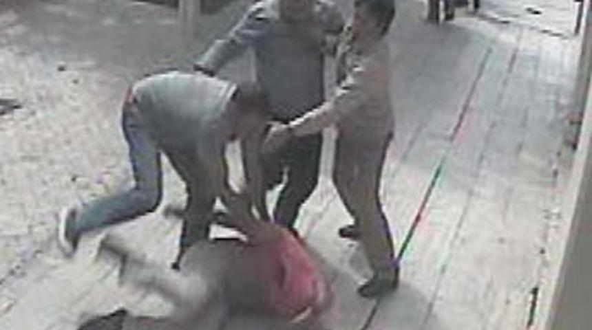 Bayram Meral&rsquo;in oğlundan esnafa dayak