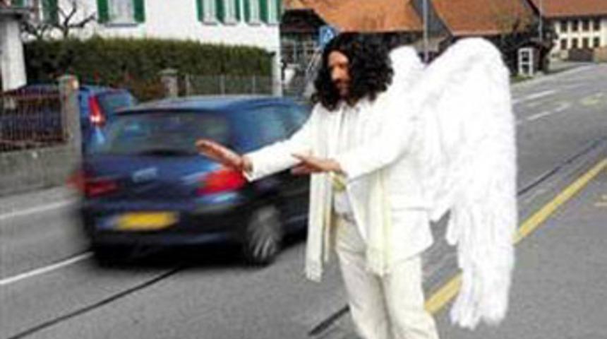 Bu adam ne yapıyor?