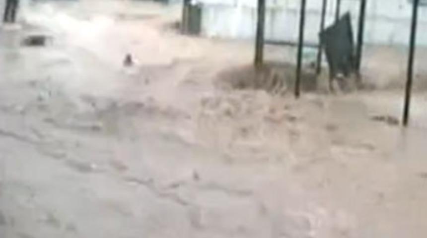 Sel suları b&ouml;yle geldi!