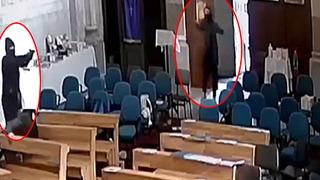 Son dakika | İstanbul'da Santa Maria Kilisesi'nde silahlı saldırı! Kar maskeli saldırganlar ateş açtı: Pazar ayininde 1 kişi hayatını kaybetti... Saldırı anı kamerada