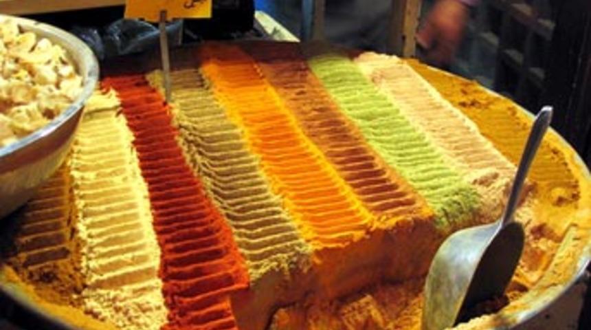 Baharat yerine kiremit tozu, kaşar yerine...