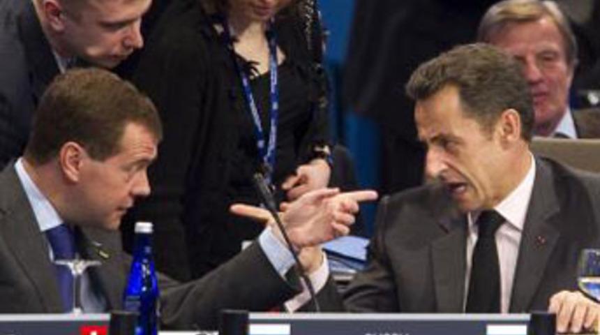 İran i&ccedil;in kapıştılar