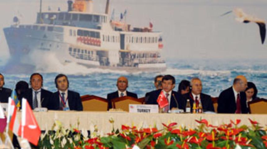 Zirvede &ccedil;ıkmadı başkanlık kınadı