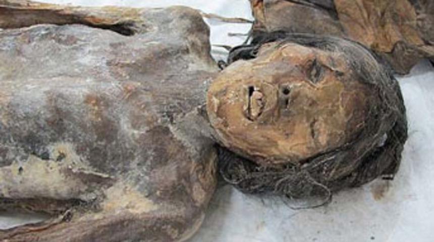 500 yıllık mumyanın şaşırtan eşyası!
