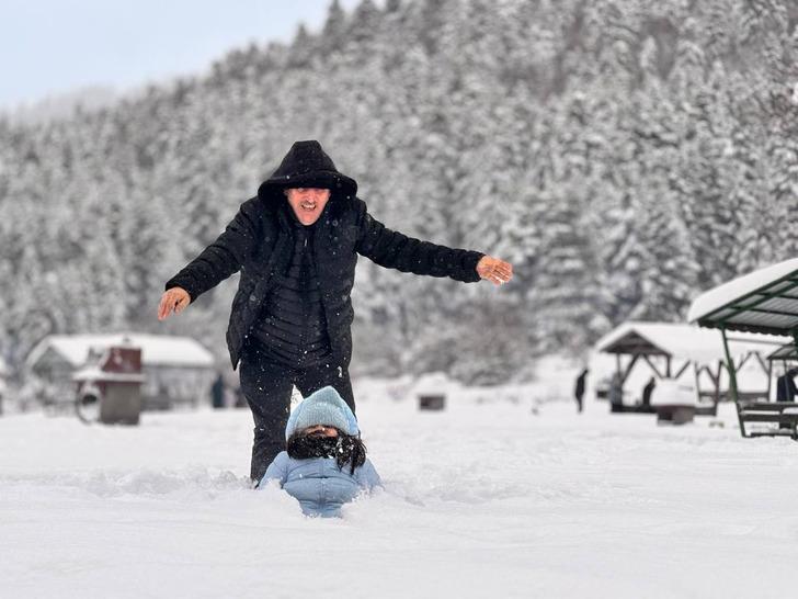Abant ve Gölcük'te yarıyıl tatili yoğunluğu! Kilometrelerce araç kuyruğu oluştu G1
