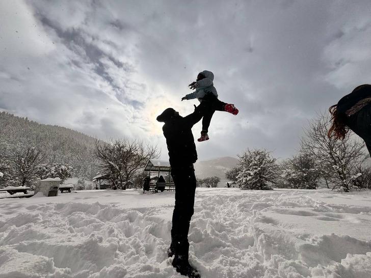 Abant ve Gölcük'te yarıyıl tatili yoğunluğu! Kilometrelerce araç kuyruğu oluştu G2