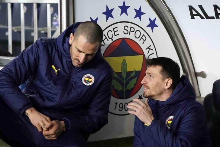 Cengiz Ünder duble yaptı, Fenerbahçe geriye düştüğü Ankaragücü mücadelesinden 3 puanı kurtarmayı bildi! G4