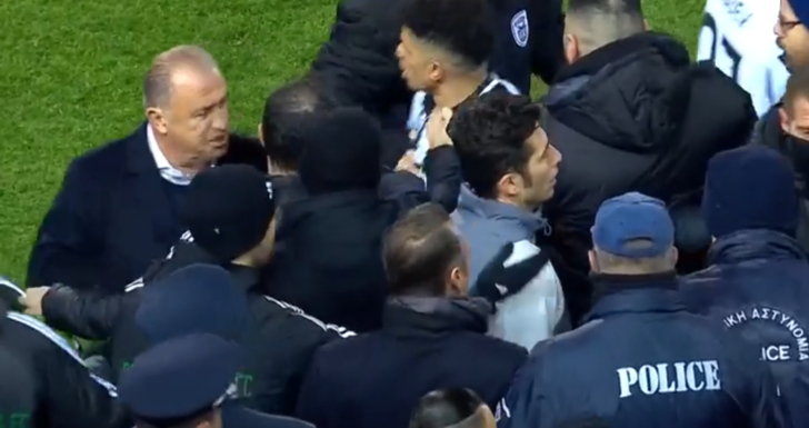 Panathinaikos ile çıktığı 5'nci maçında ilk yenilgisini tattı! Terim PAOK'un attığı gol sonrası çılgına döndü, sahaya polis ekipleri girdi G2