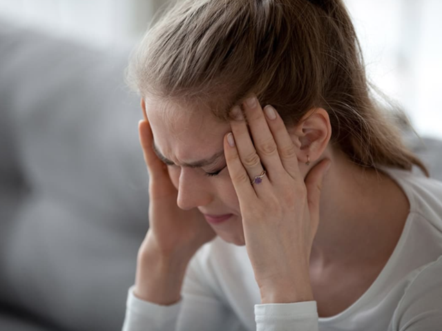 Kronik migren: Sadece baş ağrısı değil! Çikolata ve peynir tüketimine dikkat