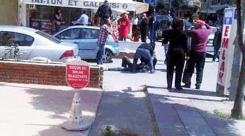 Polis yakaladığı ş&uuml;pheliyi başından vurdu