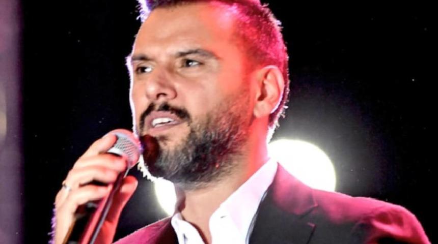 Konser yolunda rahatsızlanan Alişan apandist ameliyatı oldu! Eşi Buse Varol şarkıcının ameliyattan sonraki görüntüsünü paylaştı