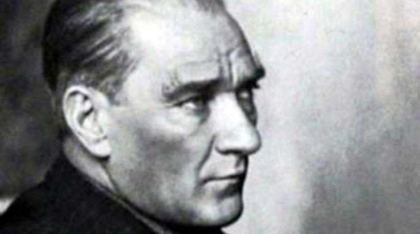 Atatürk ayakkabı markası oluyor