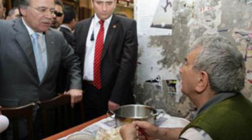 Bakan ve vatandaş arasında suşi tartışması