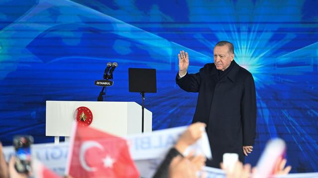 Ekrem İmamoğlu'na bu sözlerle yüklendi: 3 dönüm bostan, yan gel yat Osman misali vaktini boşa geçirdi!