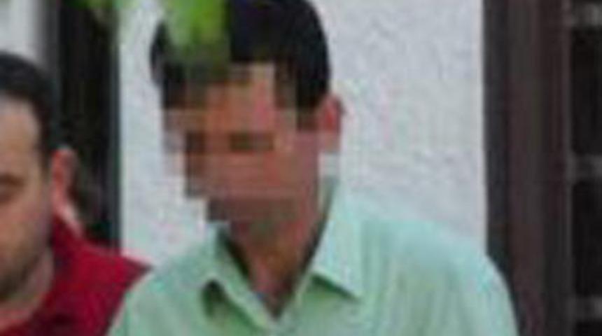 &Ouml;z kızını taciz etti