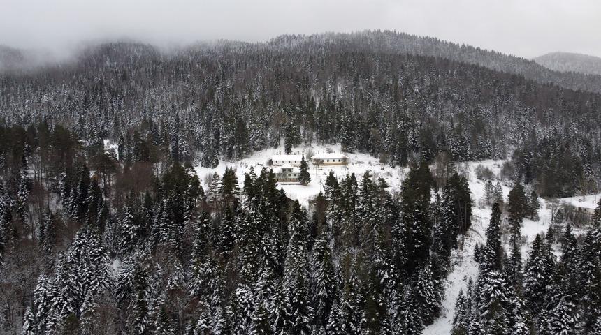 Sinop'ta 1600 rakımlı Çangal Dağı'ndaki kar manzarası havadan görüntülendi