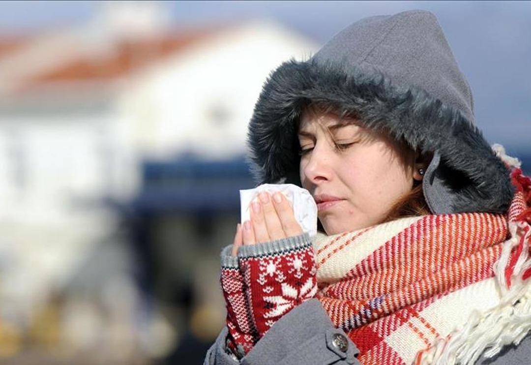 "Hastalığın s&uuml;resi uzuyor" &Uuml;&ccedil;l&uuml; salgında profes&ouml;rden 's&uuml;perenfeksiyon' uyarısı