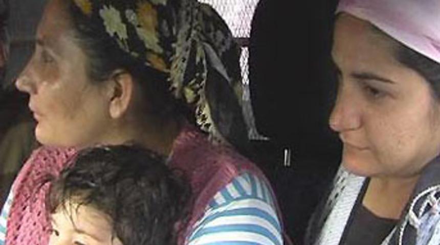 Komşularının &uuml;zerine kızgın yağ d&ouml;kt&uuml;