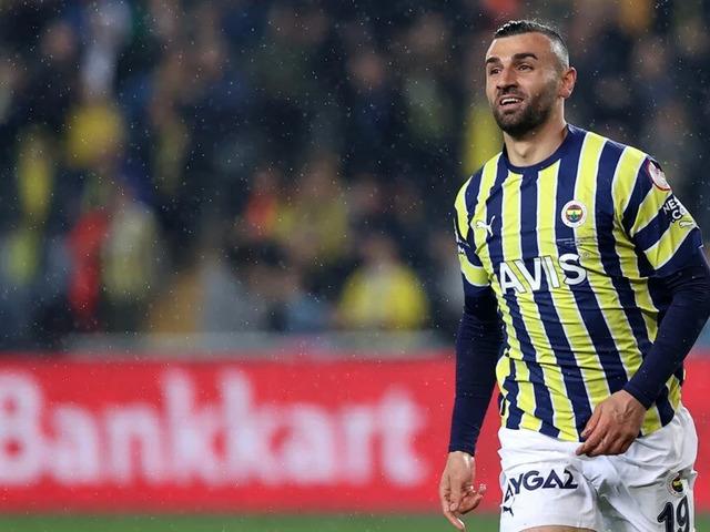 Fenerbahçe'den Serdar Dursun atağı! Milli golcü ile yeniden anlaşma sağlandı